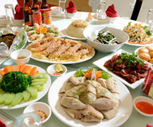 "Cỗ cưới đã đặt, tiền đã mừng, phần của mình thì gói thôi"
