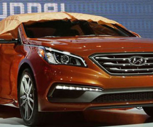Hyundai triệu hồi Sonata do lỗi cửa sổ trời