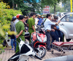 Người nước ngoài đột tử trong ôtô ở Sài Gòn