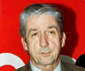 Nhà hoạt động chống chiến tranh Việt Nam Tom Hayden qua đời ở tuổi 76