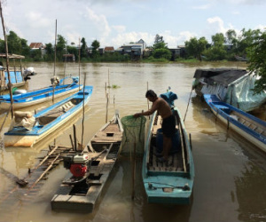 Qua sông sửa chữa xe đạp, 2 học sinh chết đuối thương tâm