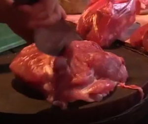 Clip: Phụ huynh hoang mang trước tình trạng thực phẩm bẩn tại trường mầm non