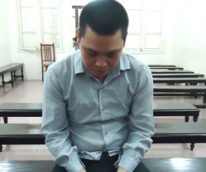 Kẻ bỏ ngà voi, sừng tê giác ở sân bay lĩnh 9 tháng tù