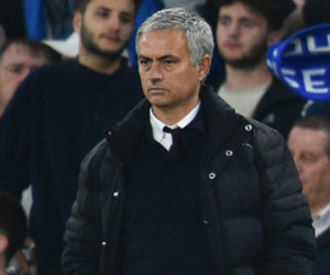 Mourinho không thèm ra sân tập cùng cầu thủ M.U sau thất bại
