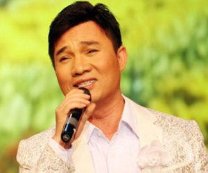 Quang Linh: "Không có chuyện tôi hát một bài mua 4 căn nhà"