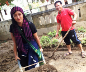 Rơi nước mắt trong lễ truy tặng bằng khen của Thủ tướng cho nữ tình nguyện viên