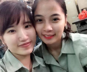 Cô gái bất ngờ nổi tiếng với nick-name "hot girl công xưởng"