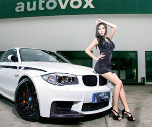 "Đứng hình" trước ngọc nữ sexy nhất làng xế hộp