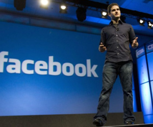 Ông chủ Facebook chi tiền "khủng" ủng hộ bà Clinton tranh cử