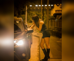 Tình dục, ma túy và chết chóc ở phố đèn đỏ nước Anh