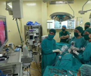 Đau đầu kéo dài, phát hiện u tuyến yên