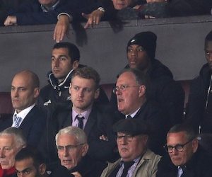 Fan giận dữ vì Mourinho lại bỏ rơi Mkhitaryan