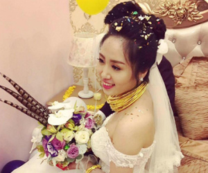 Ghen tị với cô dâu "phát khổ" vì vàng đeo trĩu cổ trong ngày cưới