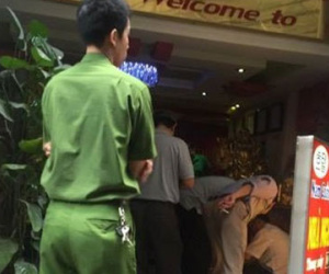 Hà Nội: 3 kẻ lạ mặt đi ô tô bắn chết lễ tân nhà nghỉ trong đêm