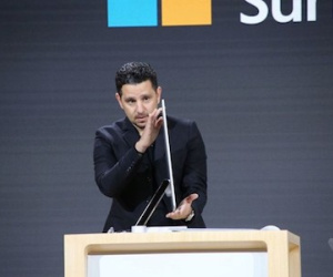 Microsoft ra mắt Surface Book Studio giá từ 3.000 USD