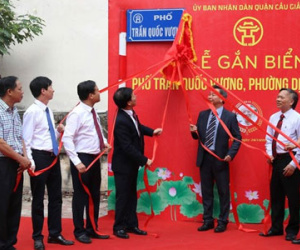 Hà Nội gắn biển tên danh nhân cho 3 đường phố