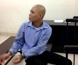Hiếp dâm bé gái 13 tuổi rồi đến nhà xin lỗi