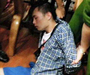 Chủ tiệm nhôm ném cọc tiền, cứu con khỏi tay kẻ cướp