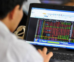 Ông Trịnh Văn Quyết dồn dập mua cổ phiếu FLC