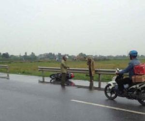 Cô gái chở con trai đi SH bị chém tử vong trên quốc lộ