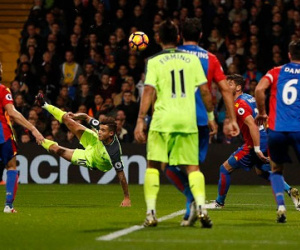 Liverpool nối dài mạch thắng, bám sát Man City và Arsenal