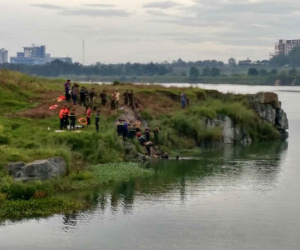 Nhóm thanh niên rủ nhau ra Hồ Đá ở Làng Đại học tắm , 1 người chết đuối