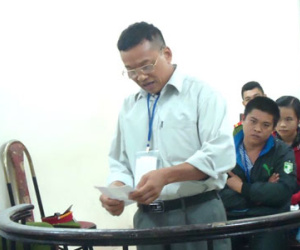 Anh chồng đánh em dâu trọng thương vì bếp than tổ ong