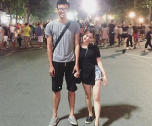 Chuyện tình như mơ của cô nàng bé tẹo và chàng trai 1,82m