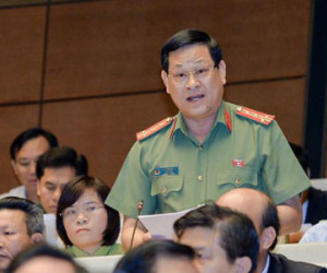 Đại biểu Quốc hội: Cần mạnh tay đuổi việc, xử nghiêm cán bộ nhũng nhiễu