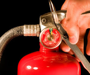 Đừng để chết oan vì không biết dùng bình cứu hỏa