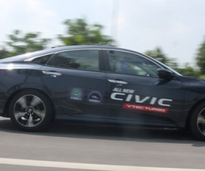 Honda Civic 2017 ở Việt Nam không bị lỗi phanh tay điện tử