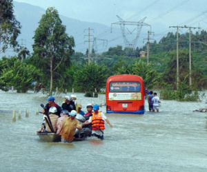 Lũ dâng cao, gần 1.500 học sinh phải nghỉ học