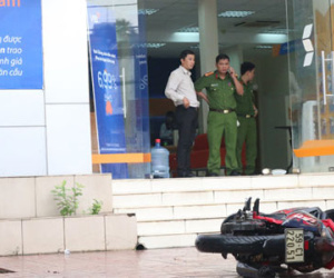 Ném lựu đạn cay vào ngân hàng: Nghi phạm có biểu hiện tâm thần