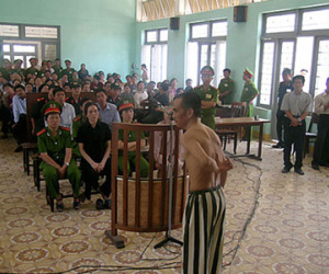 Bị thu thẻ luật sư, nguyên điều tra viên vụ Huỳnh Văn Nén nói "số khổ"