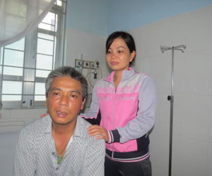 Lật ca nô, người đàn ông đu đọt tre 10 tiếng trong lũ xiết