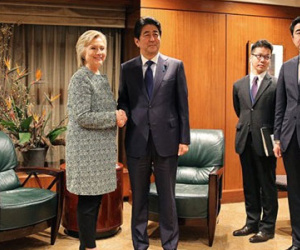 Thủ tướng Nhật có thể thăm Mỹ nếu bà Clinton làm tổng thống