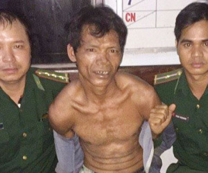 Vợ bàng hoàng bắt quả tang chồng mò sang phòng cưỡng bức con gái ruột