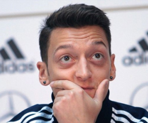 Chơi thăng hoa, Ozil vẫn bị loại khỏi ĐT Đức