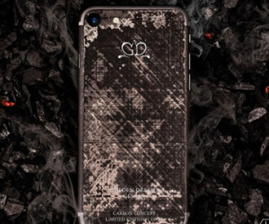 iPhone 7 phiên bản sợi carbon giá 17.000 USD