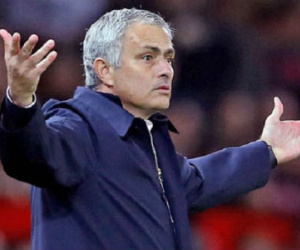 Man United bệnh quá nặng hay bác sĩ Mourinho kém tài?