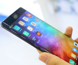 Mi Note 2 màn hình cong giá hơn 12 triệu tại Việt Nam