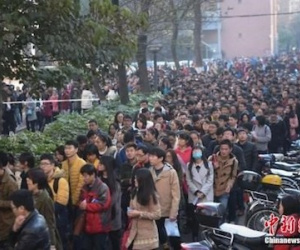 10.000 người trẻ Trung Quốc tranh nhau một vị trí lễ tân