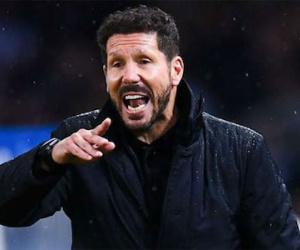 Thua vì hai quả penalty, Atletico lỡ cơ hội bắt kịp Real