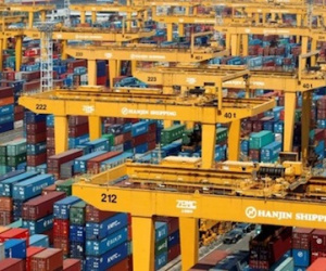 Hơn 4.000 container kẹt lại Việt Nam sau vụ phá sản của đại gia Hanjin