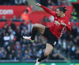 Ibrahimovic: "Ngoài tôi, chẳng ai đủ sức ghi bàn thứ 25.000 tại Ngoại hạng Anh"