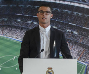 Ronaldo ký mới đến năm 2021 với Real, nhận lương cao nhất lịch sử bóng đá