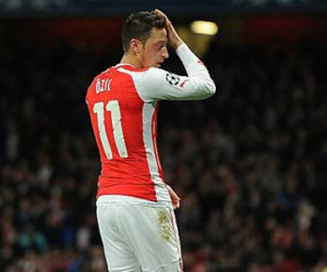 Mesut Oezil bị chê chưa đủ "trình" đá cho Chelsea