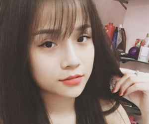 Nỗi lòng cháu gái được bà ngoại 100 tuổi "hiến kế" lấy chồng