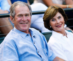 Ông Trump buồn vì cựu TT Bush không bỏ phiếu cho mình