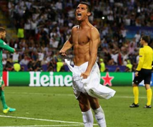 Ronaldo chọn cú đá luân lưu làm pha lập công hay nhất tại Real